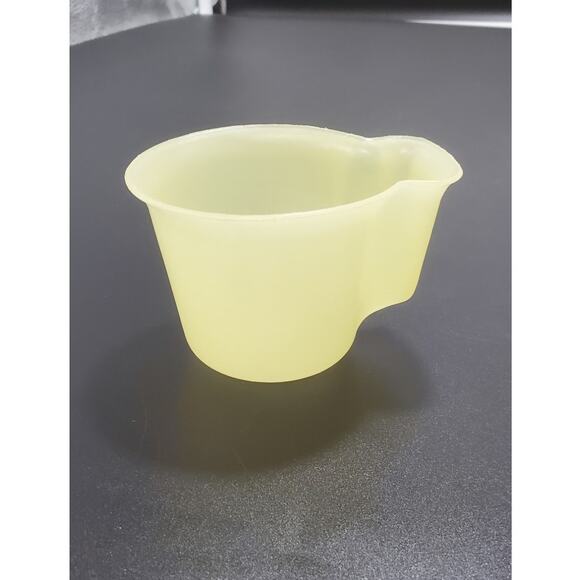 Vintage Tupperware Tupper Millionaire Line Stacking Handled Cup, Yellow Pastel - Picture 1 of 4